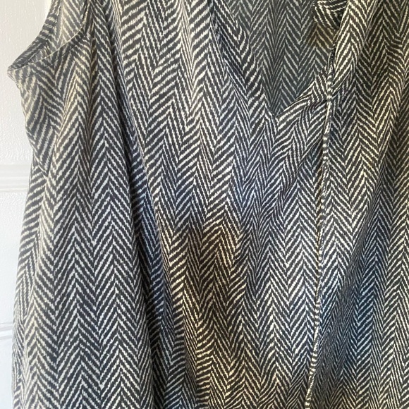 Jcrew size8 blouse black white print excellent condition - Picture 3 of 5